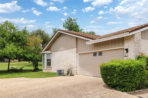 611 Lido ST, Lakeway, TX 78734