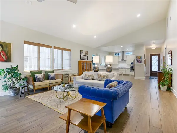 170 Bunker Ranch BLVD #16, Dripping Springs, TX 78620