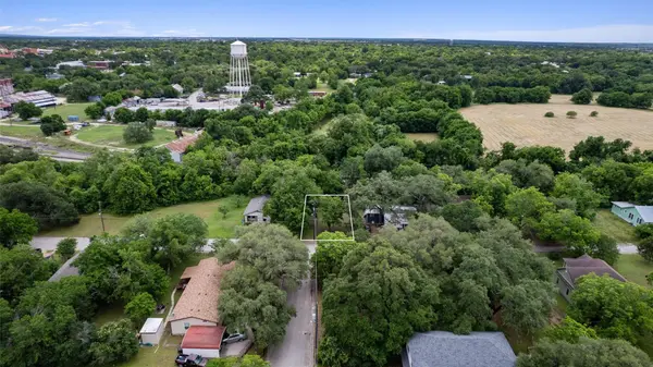 900 Tank ST, Lockhart, TX 78644