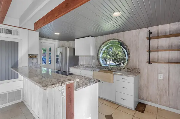 118 Topspin CIR, Spicewood, TX 78669