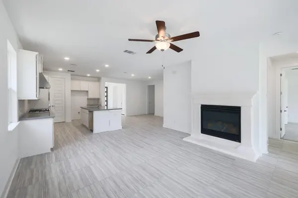 182 Yarbrough DR, Dripping Springs, TX 78620