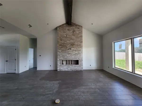 701 Golden Eagle DR, Salado, TX 76571