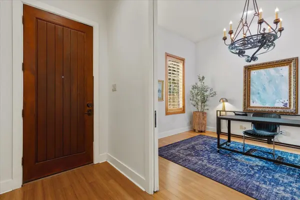 2207 Forest TRL #A, Austin, TX 78703