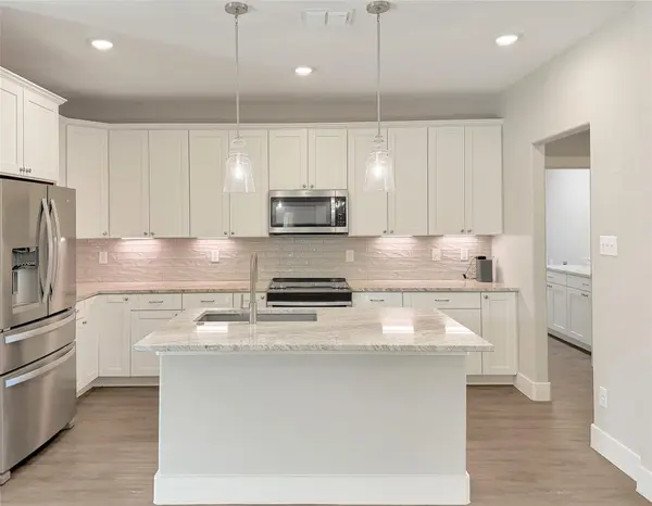 381 Monarch, Canyon Lake, TX 78133