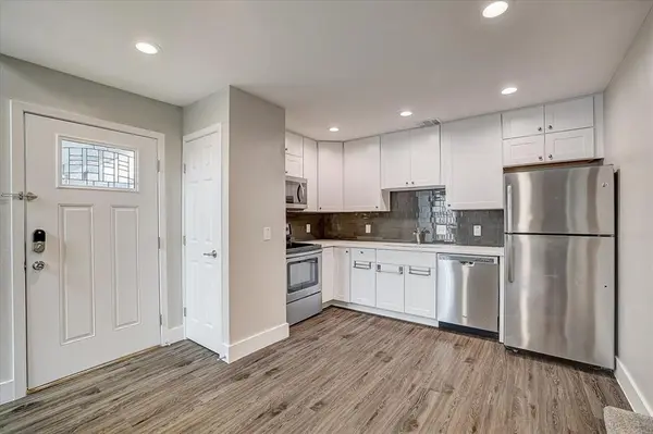 935 La Posada DR #222, Austin, TX 78752