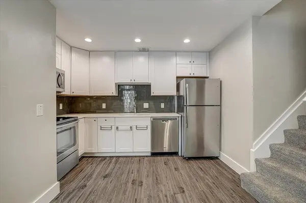 935 La Posada DR #222, Austin, TX 78752