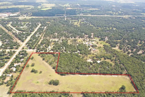 446 Las Lomas DR, Elgin, TX 78621