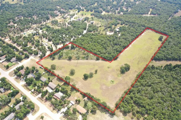 446 Las Lomas DR, Elgin, TX 78621