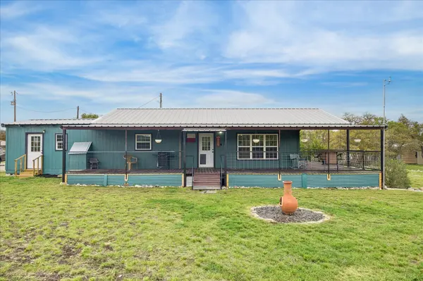 129 N Rolling Oaks LN, Harper, TX 78631