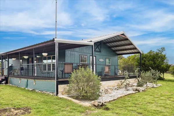 129 N Rolling Oaks LN, Harper, TX 78631
