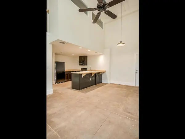 110 S Main ST #104, Elgin, TX 78621