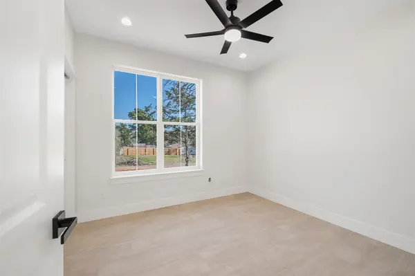 113 Eaglenest CT, Smithville, TX 78957