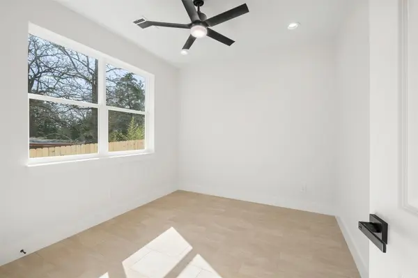 113 Eaglenest CT, Smithville, TX 78957