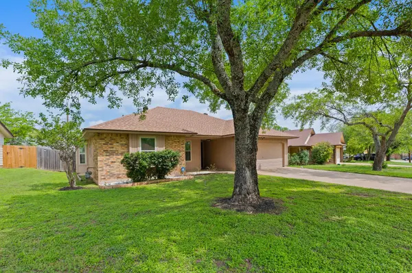 1006 Cresswell DR, Pflugerville, TX 78660