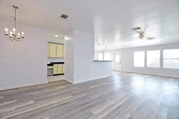 401 Bandara Woods BLVD, Elgin, TX 78621