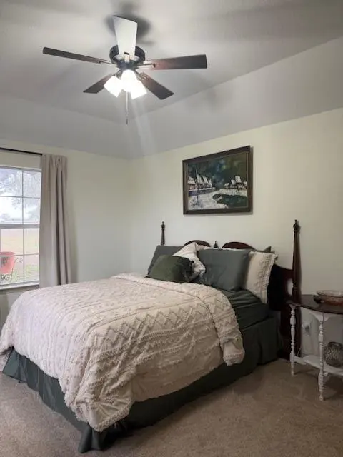 100 County Road 423, Stockdale, TX 78160