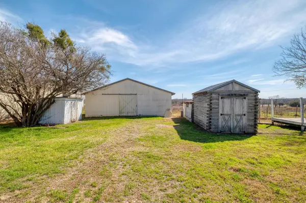 829 State Highway 21 HWY W, Cedar Creek, TX 78612