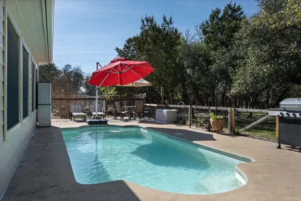 75 Four T Ranch RD, Georgetown, TX 78633