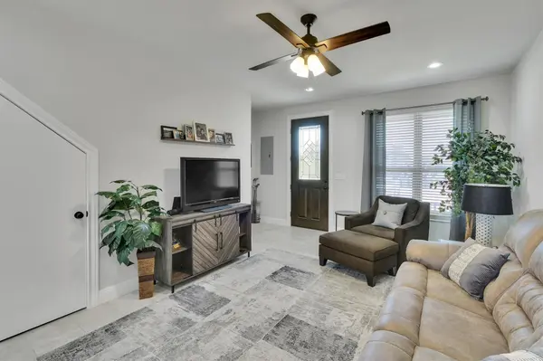 18902 Nicklaus DR, Point Venture, TX 78645