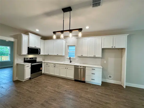330 Shady Bluff DR, Wimberley, TX 78676