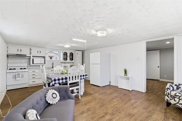 14 W Post Oak Ave, Rogers, TX 76569
