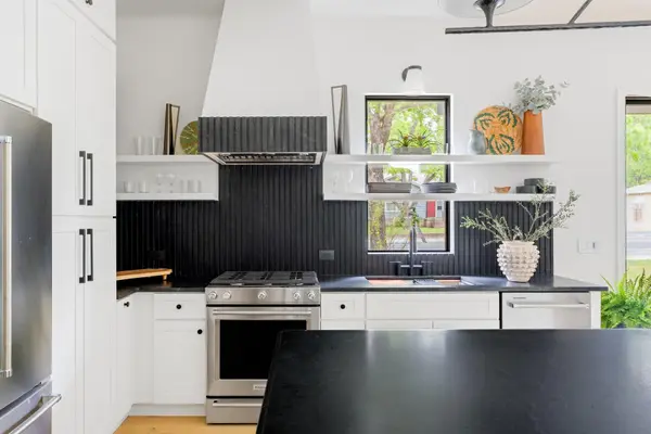 4911 Duval ST, Austin, TX 78751