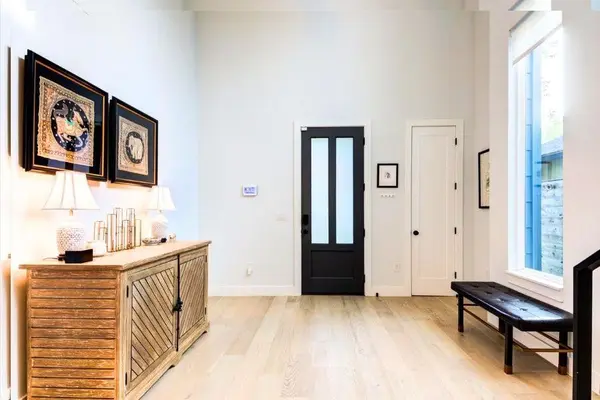 916 E 50th ST #1, Austin, TX 78751