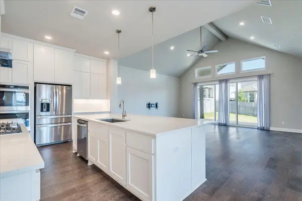 1533 Jay Wolf DR, Georgetown, TX 78628