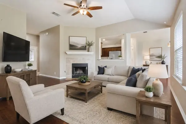 125 Bayliss ST, Hutto, TX 78634