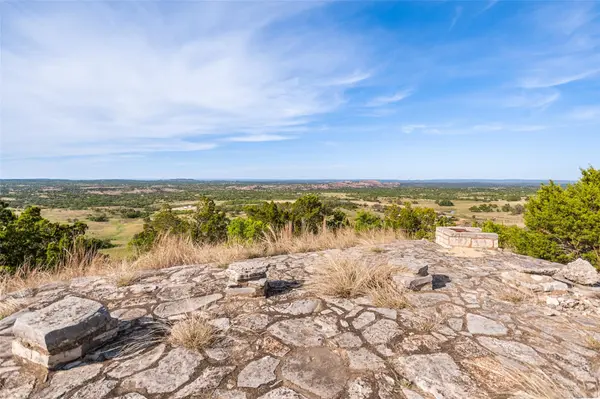 743 Welgehausen RD, Fredericksburg, TX 78624