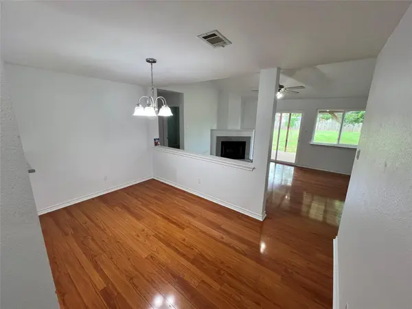 204 Quail Meadow DR, Kyle, TX 78640