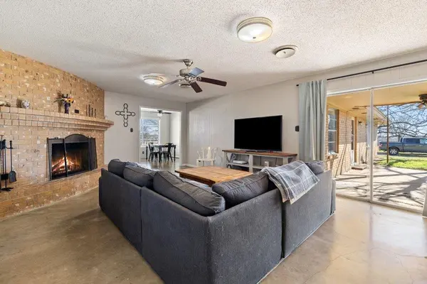 950 S Fm 486, Thorndale, TX 76577