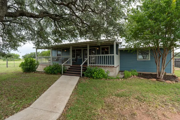 225 Ischar LN, Mason, TX 76856