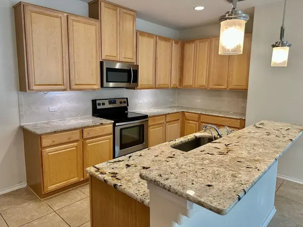 413 Hunters Hill DR, San Marcos, TX 78666