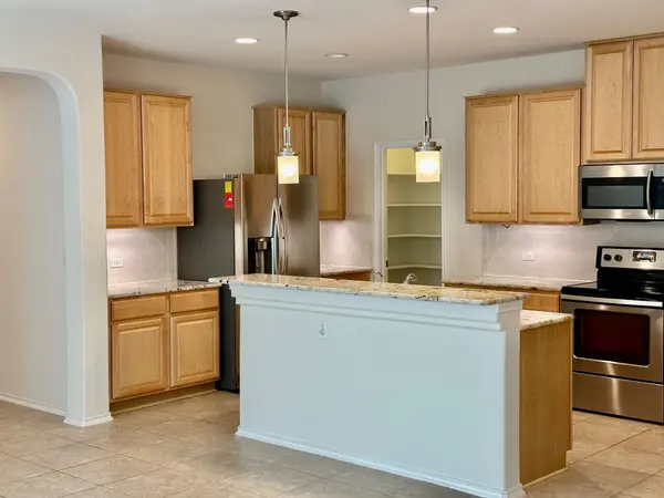 413 Hunters Hill DR, San Marcos, TX 78666