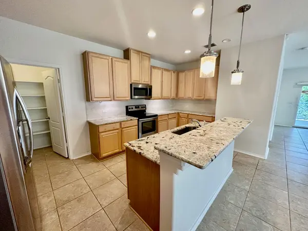 413 Hunters Hill DR, San Marcos, TX 78666