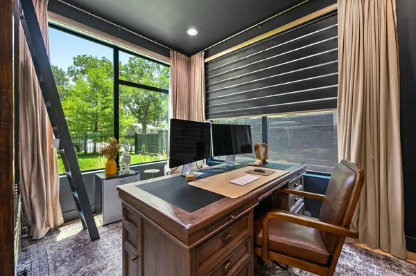 7810 Hardy DR, Austin, TX 78757