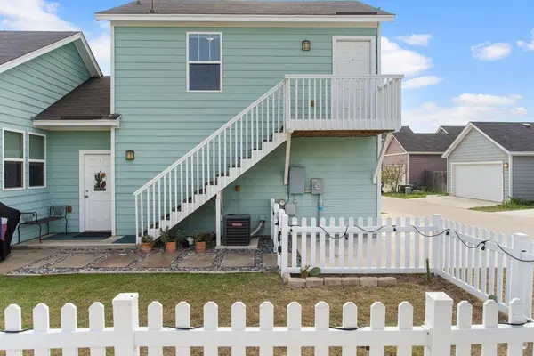 1600 Arbor Knot DR #B, Kyle, TX 78640
