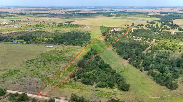 2690 County Road 466, Elgin, TX 78621
