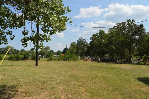 245 Flaming Oak DR, Bastrop, TX 78602