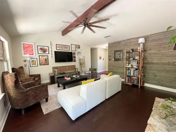 7018 Crosswood DR, Austin, TX 78745