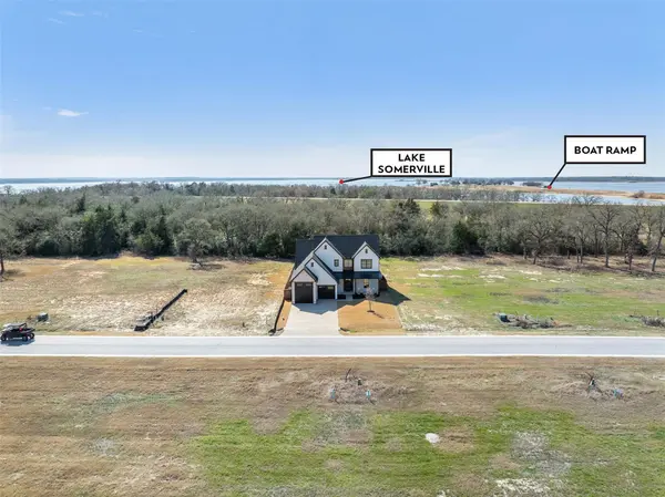 745 Lake Day DR, Somerville, TX 77879