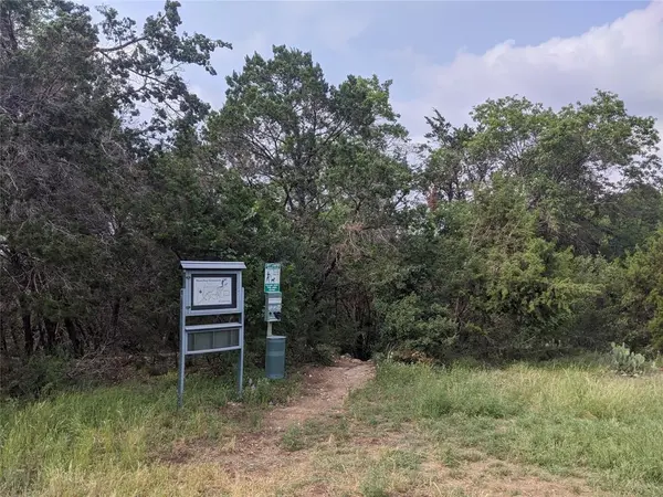 129 Clubhouse DR, Lakeway, TX 78734