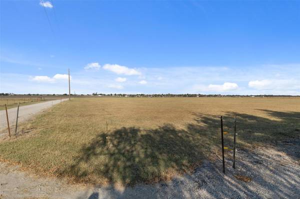 19919 Fm 973 RD N, Coupland, TX 78615