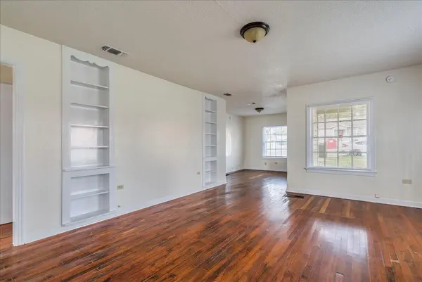 1119 N LBJ DR, San Marcos, TX 78666
