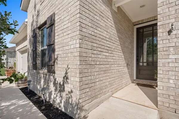 348 Lacey Oak LOOP, San Marcos, TX 78666