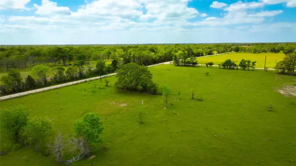 8770 Lee LN, North Zulch, TX 77872