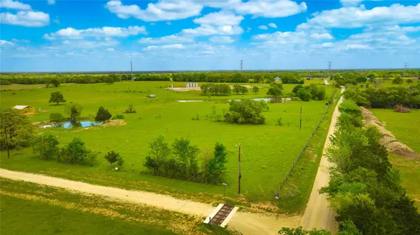 8770 Lee LN, North Zulch, TX 77872