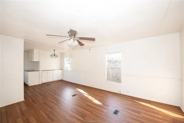 806 N Oneal Street, Caldwell, TX 77836