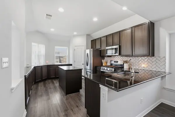 100 Arabian Colt DR, Georgetown, TX 78626